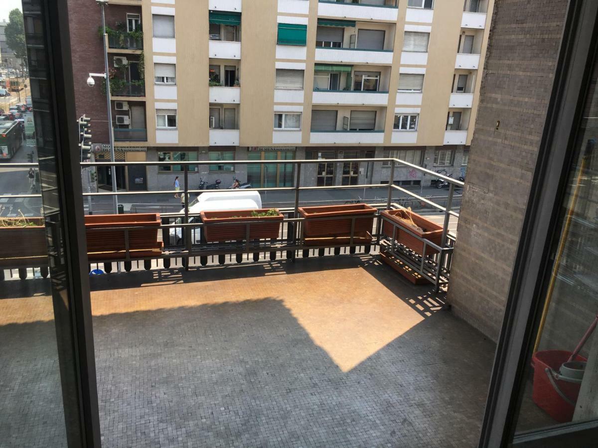Rio Central M3 Sondrio E Stazione Centrale Milão Exterior foto